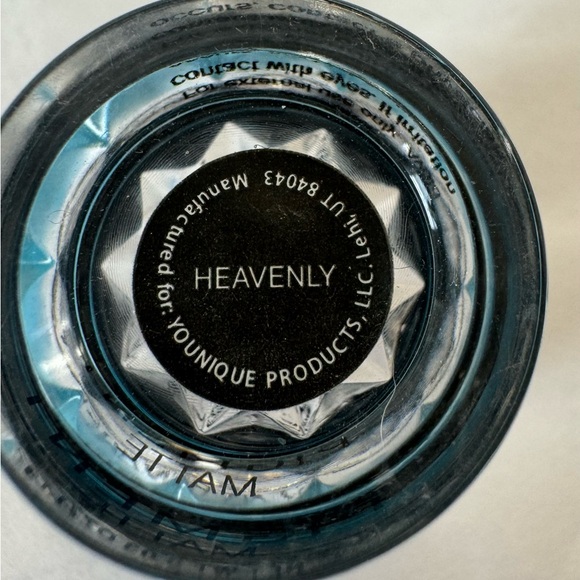 Younique Moodstruck Pigment Matte Eyeshadow. Color is Heavenly 0.03oz - Picture 2 of 4